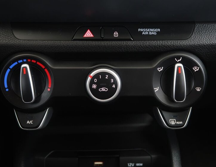 KIA Stonic Kombi 1,2 l 61 kw