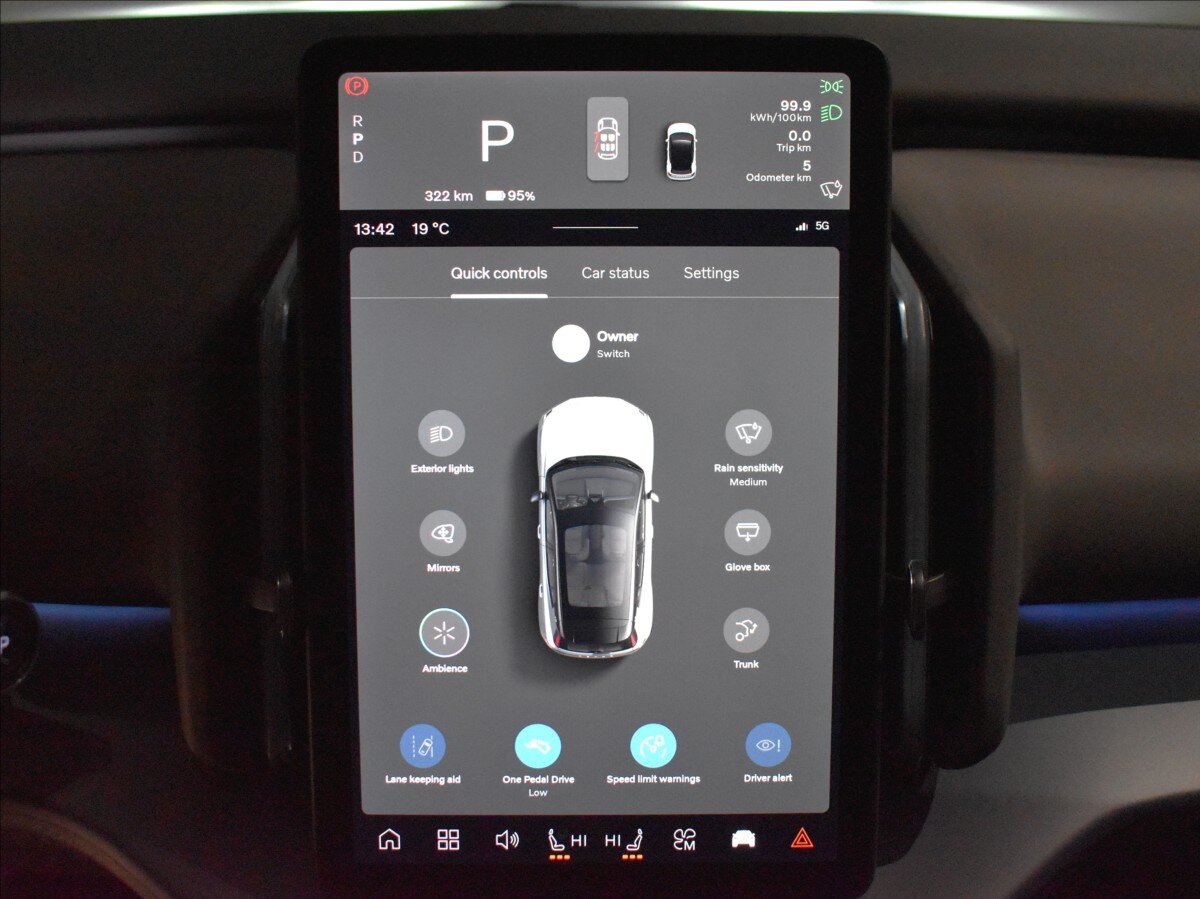 Volvo EX30 SUV / Terénní 0,0 315 kw