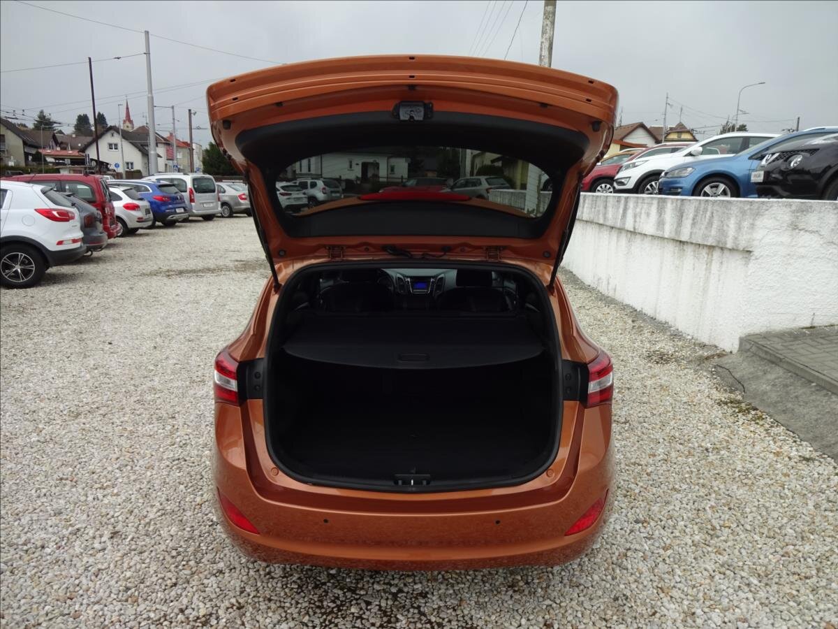 Hyundai i30 Kombi 1,6 l 99 kw