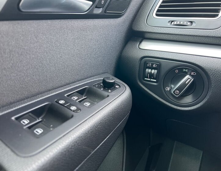 Volkswagen Sharan MPV 2,0 l 103 kw