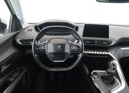 Peugeot 5008 SUV 1,2 l 96 kw