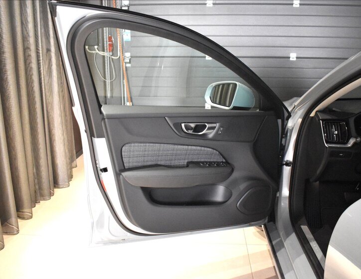 Volvo V60 Kombi 2,0 l 145 kw