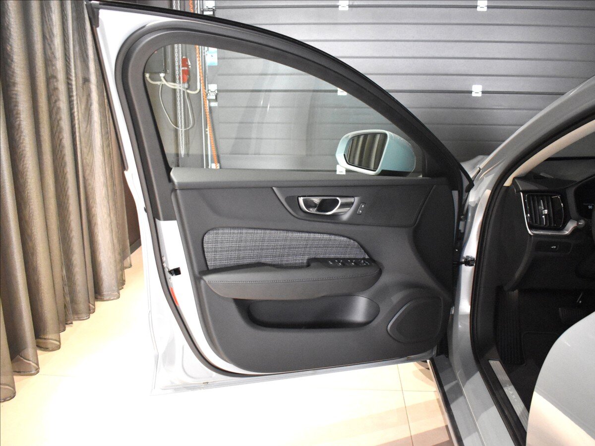 Volvo V60 Kombi 2,0 l 145 kw