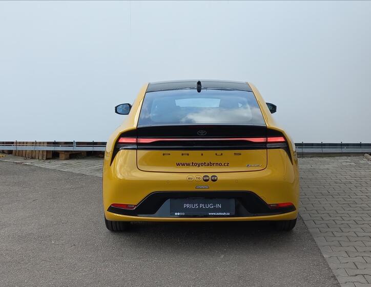 Toyota Prius 6