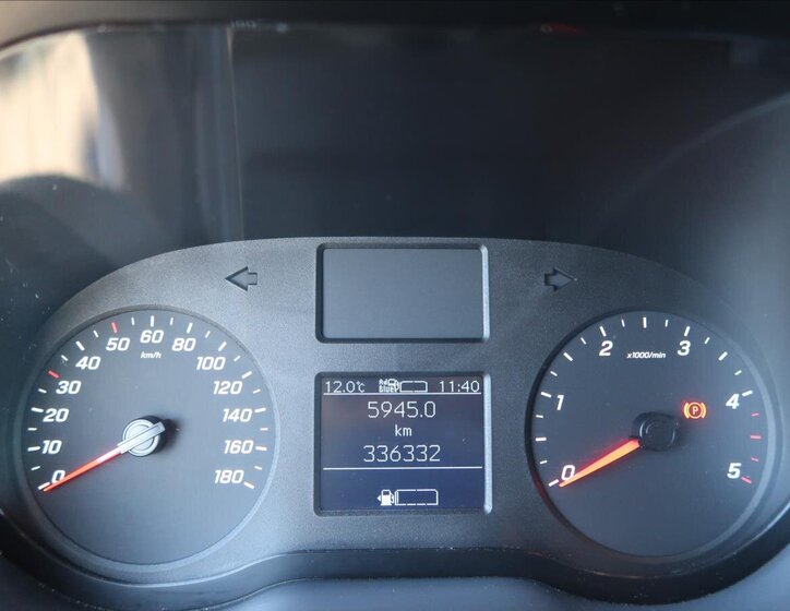 Mercedes-Benz Sprinter 11