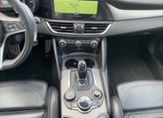 Alfa Romeo Giulia 10