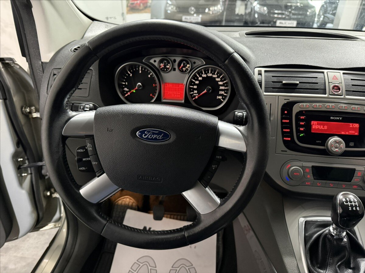 Ford Kuga SUV / Terénní 2,0 l 100 kw