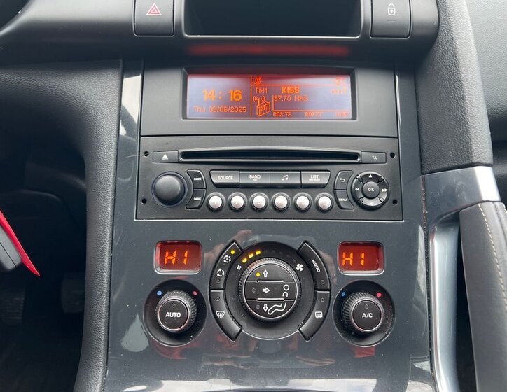 Peugeot 3008 SUV 1,6 l 88 kw