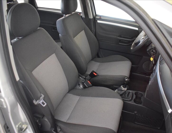 Opel Meriva MPV 1,7 l 74 kw