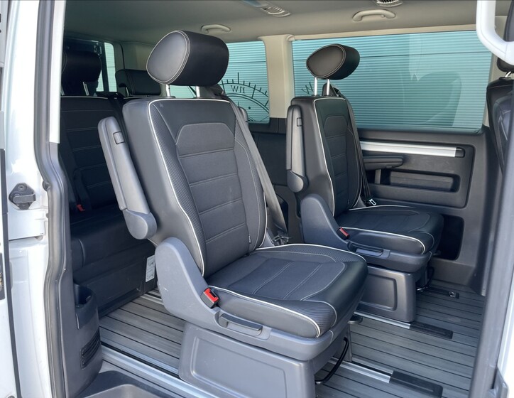 Volkswagen Multivan 22