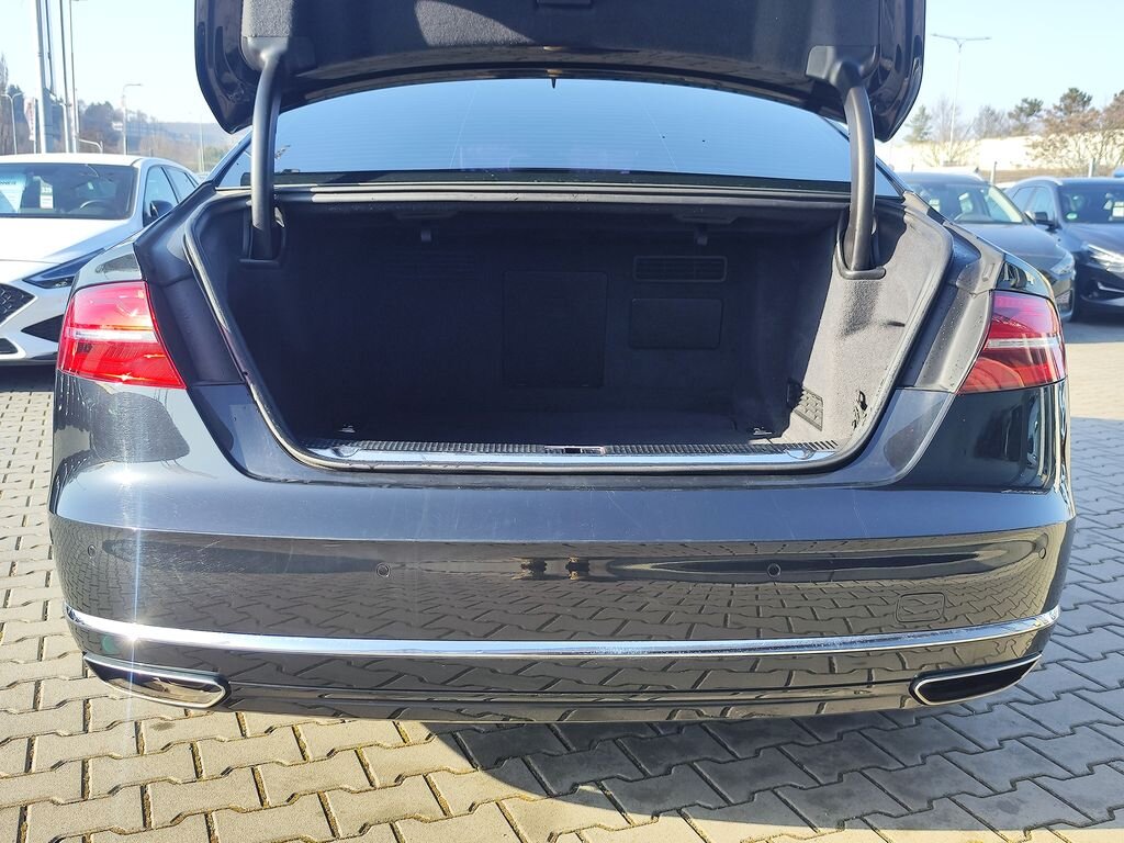 Audi A8 Sedan / Limuzína 3,0 l 190 kw