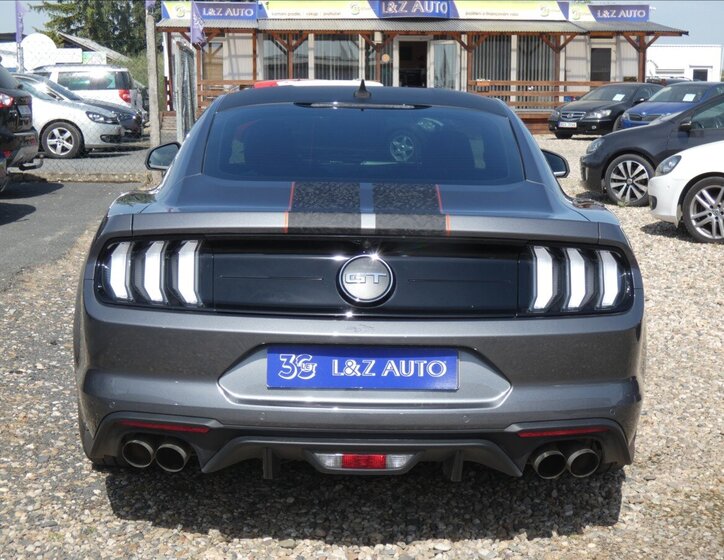 Ford Mustang Kupé 5,0 l 330 kw