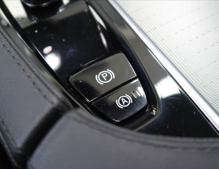 Volvo XC90 SUV 2,0 l 173 kw