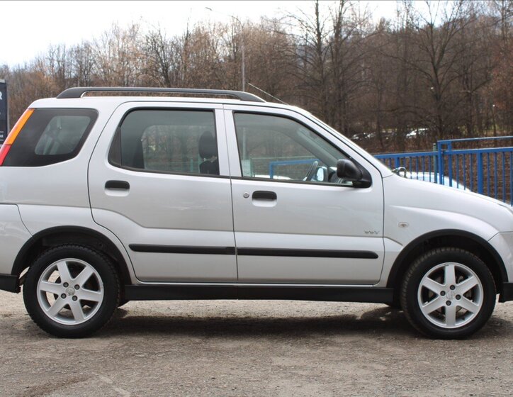 Suzuki Ignis Hatchback 1,5 l 73 kw