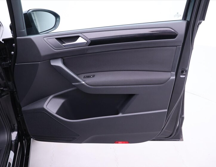 Volkswagen Touran 13