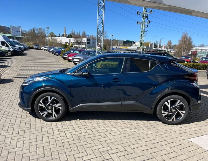 Toyota C-HR SUV / Terénní 2,0 l 112 kw