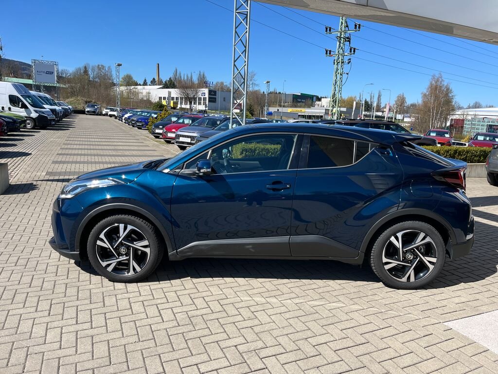 Toyota C-HR SUV / Terénní 2,0 l 112 kw