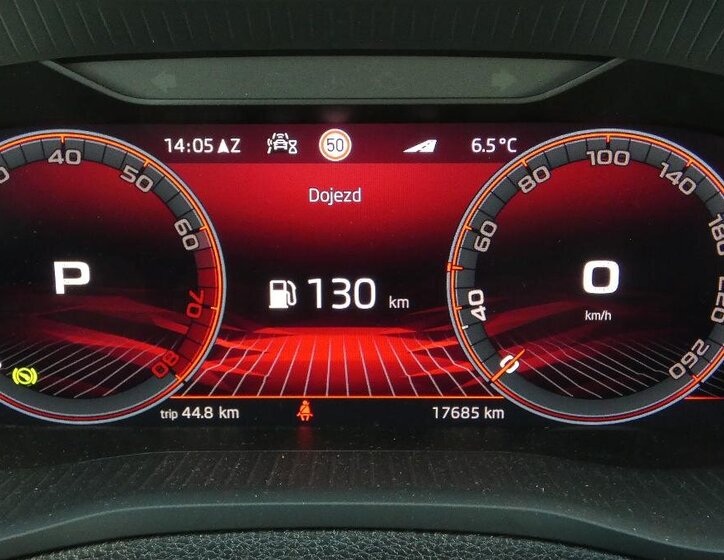 Škoda Karoq SUV / Terénní 1,5 l 110 kw