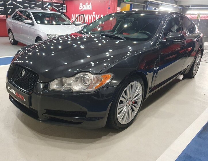 Jaguar XF Sedan / Limuzína 3,0 l 202 kw