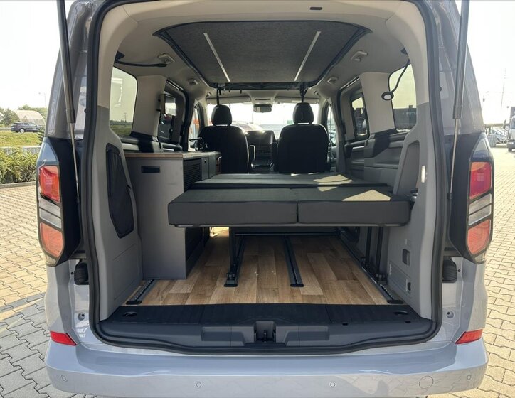 Ford Tourneo Custom 25