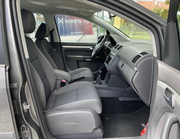 Volkswagen Touran MPV 1,6 l 66 kw