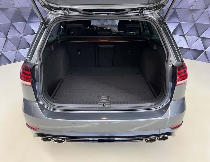 Volkswagen Golf Kombi 2,0 l 221 kw