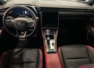 Lexus LBX SUV / Terénní 1,5 l 100 kw