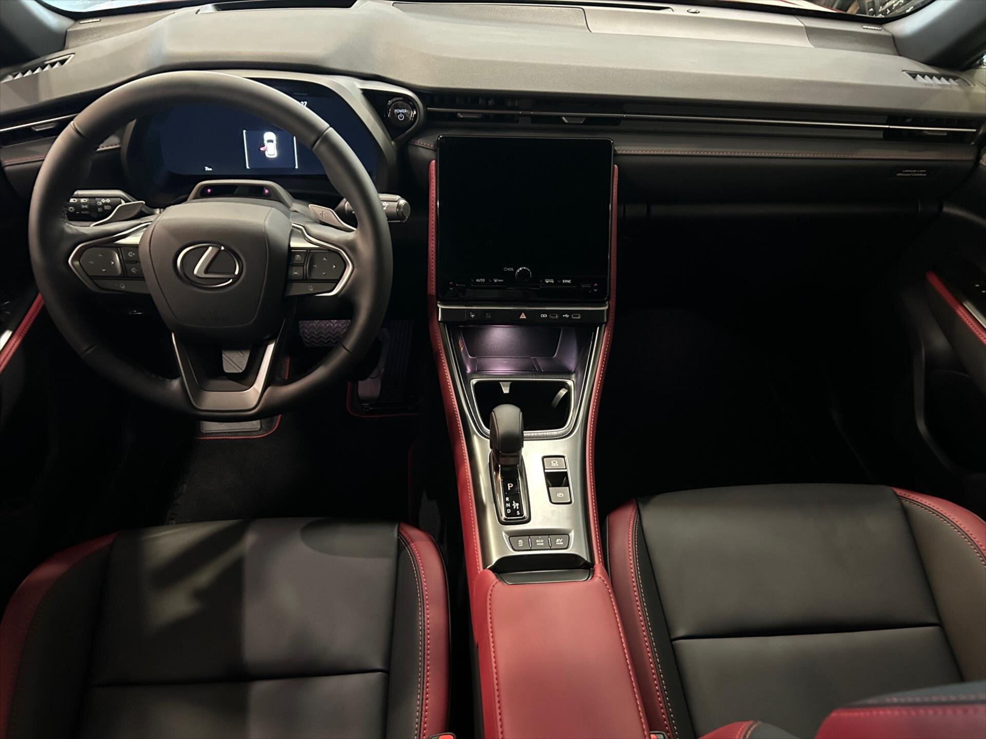 Lexus LBX SUV / Terénní 1,5 l 100 kw