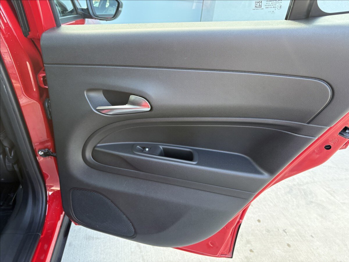 Jeep Avenger Sedan / Limuzína 1,2 l 74 kw