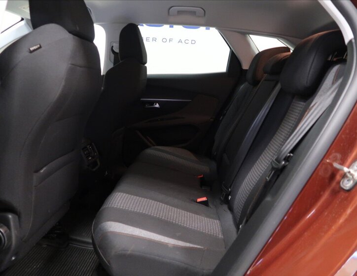 Peugeot 3008 MPV 1,2 l 96 kw