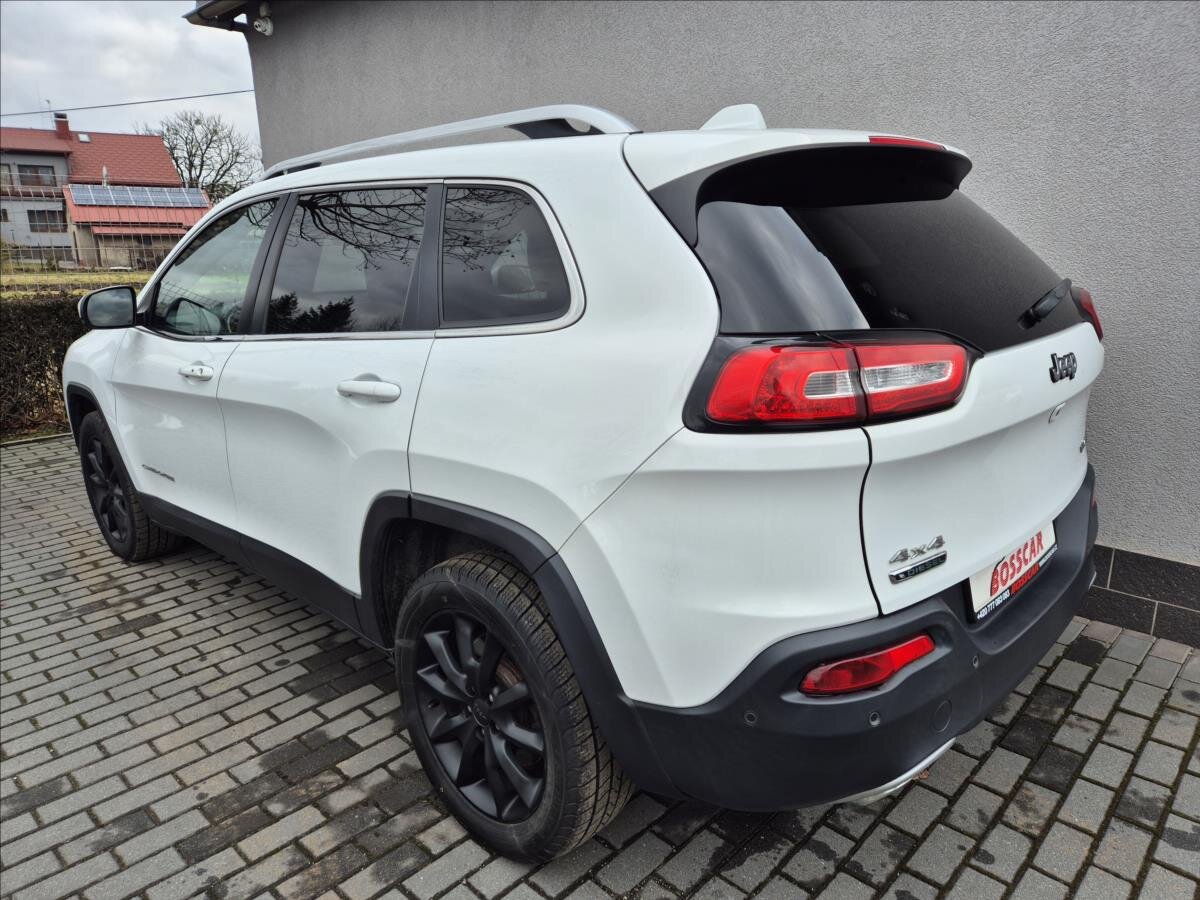 Jeep Cherokee SUV 2,2 l 147 kw