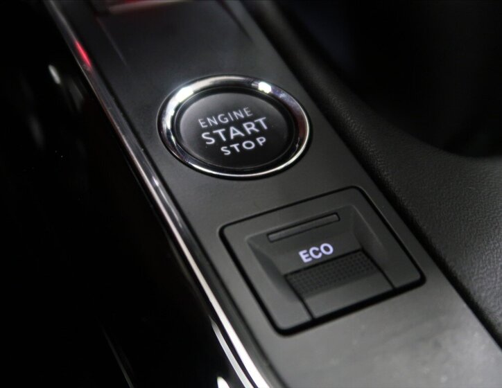 Peugeot 5008 MPV 1,5 l 96 kw