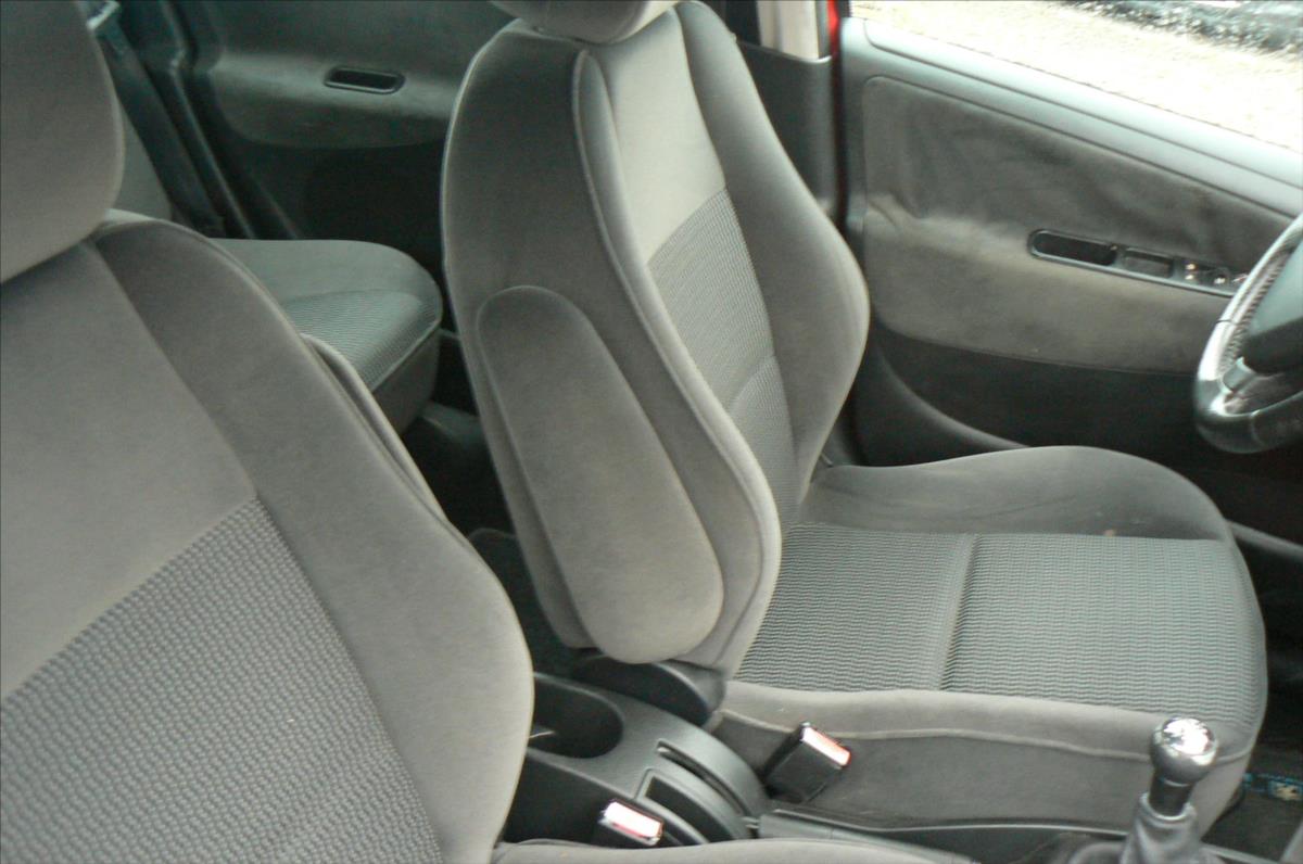 Peugeot 207 Hatchback 1,4 l 54 kw