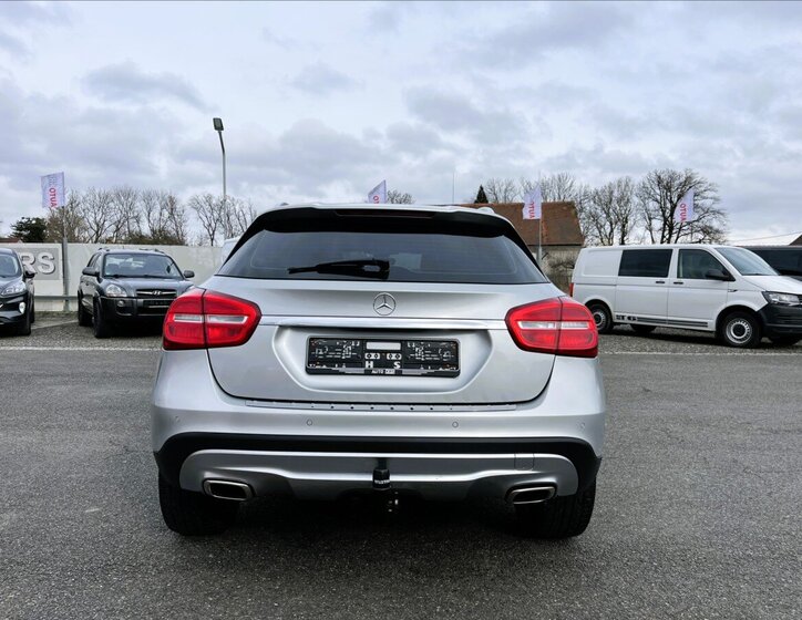 Mercedes-Benz GLA Hatchback 1,6 l 115 kw