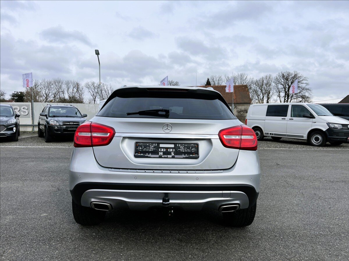 Mercedes-Benz GLA Hatchback 1,6 l 115 kw