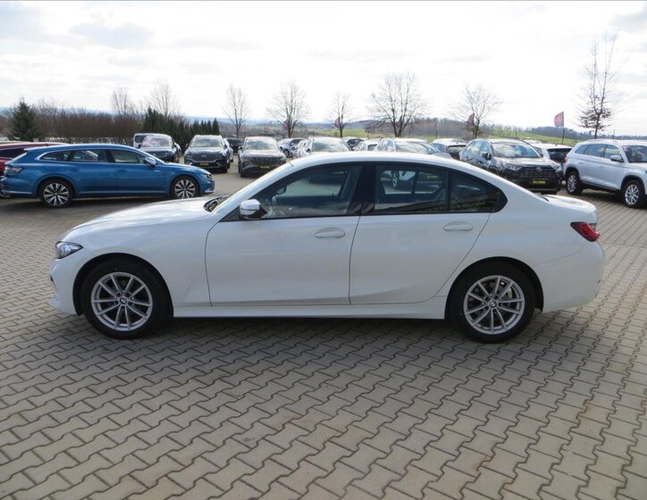 BMW Řada 3 Sedan / Limuzína 2,0 l 115 kw