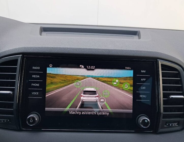 Škoda Karoq SUV / Terénní 1,5 l 110 kw