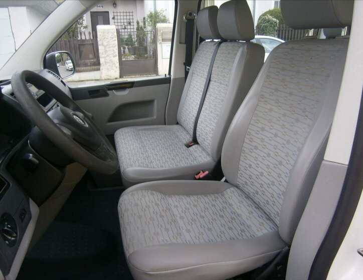 Volkswagen Transporter Kombi 2,0 l 62 kw