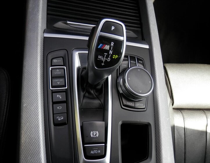 BMW X5 SUV 3,0 l 280 kw