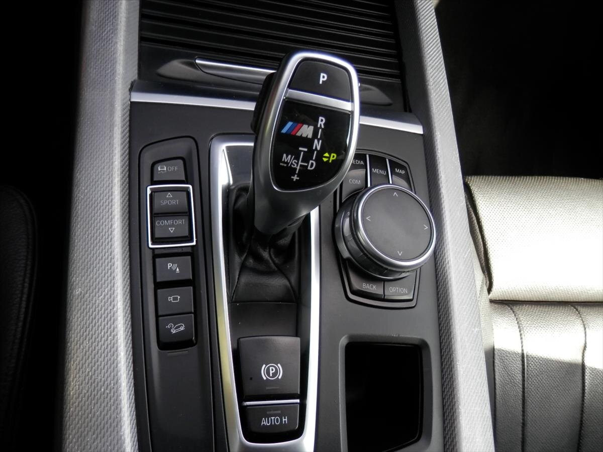 BMW X5 SUV 3,0 l 280 kw