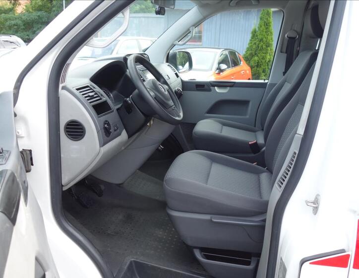 Volkswagen Transporter 9