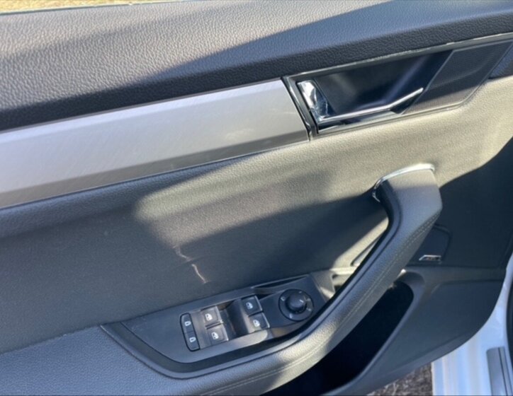 Škoda Superb Sedan / Limuzína 2,0 l 206 kw