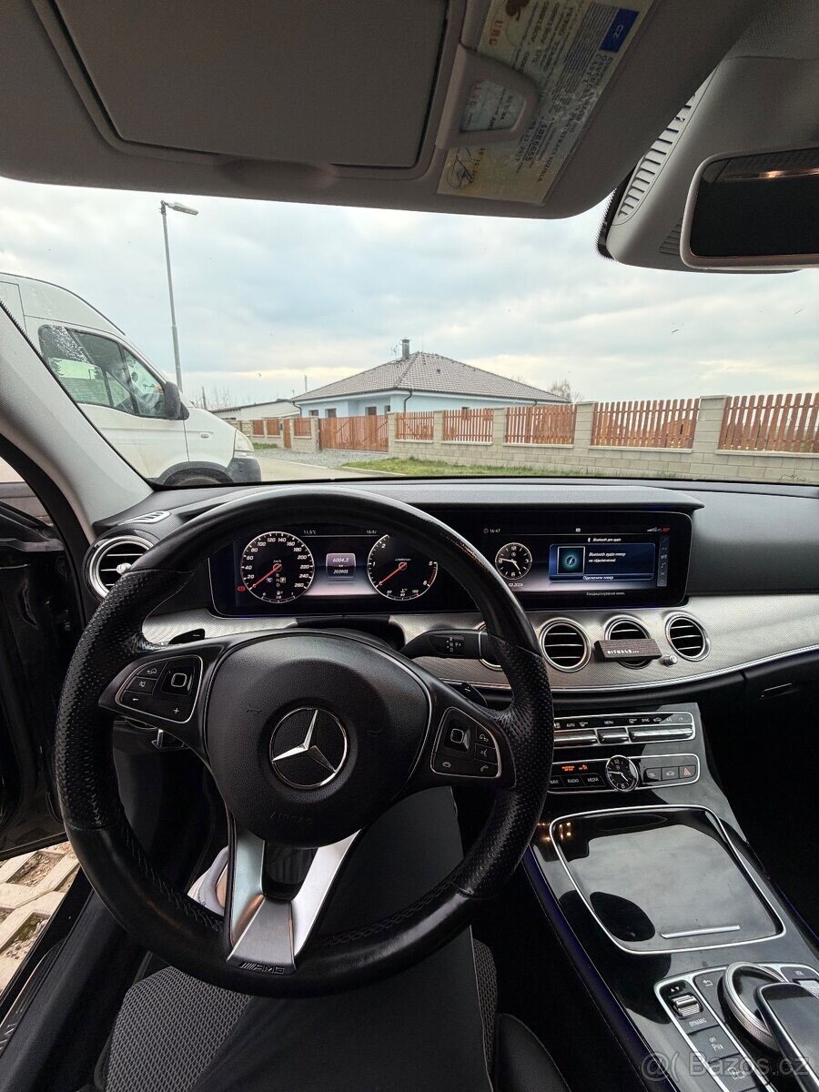 Mercedes-Benz Třídy E Sedan / Limuzína 0,0 143 kw