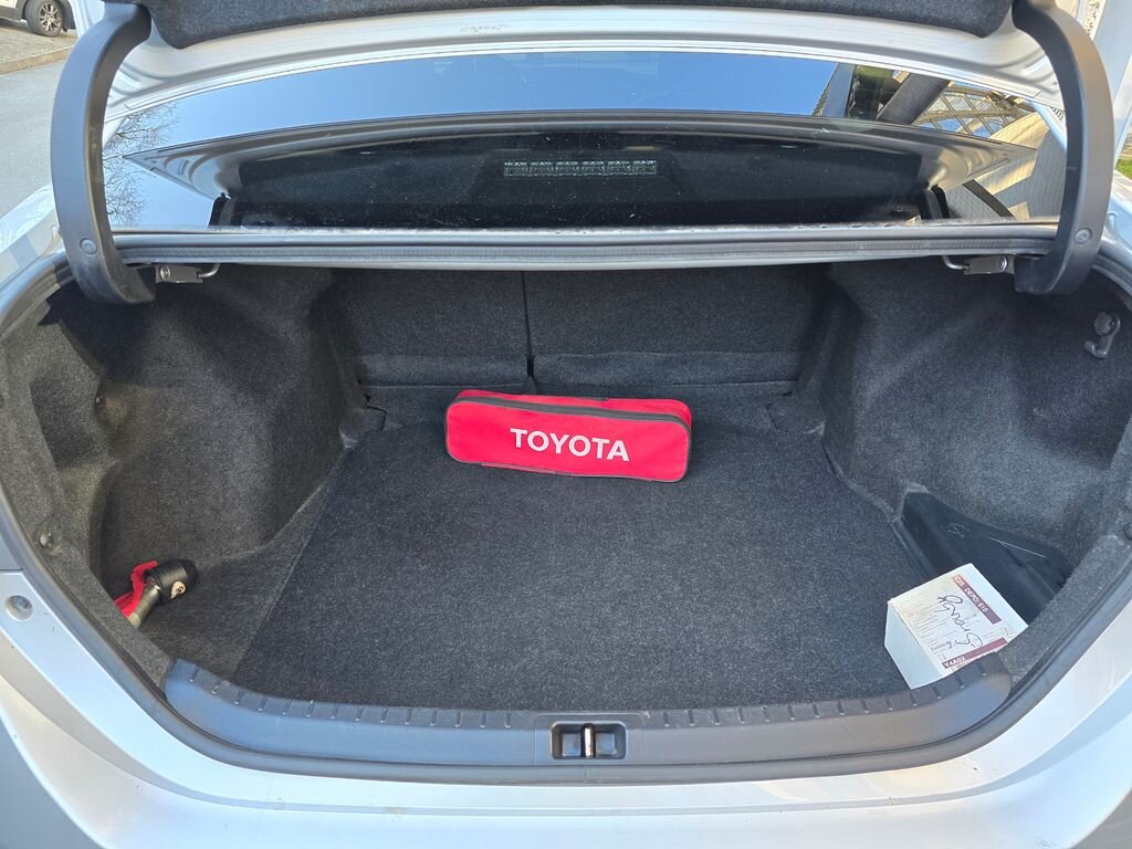 Toyota Corolla Sedan / Limuzína 1,6 l 97 kw