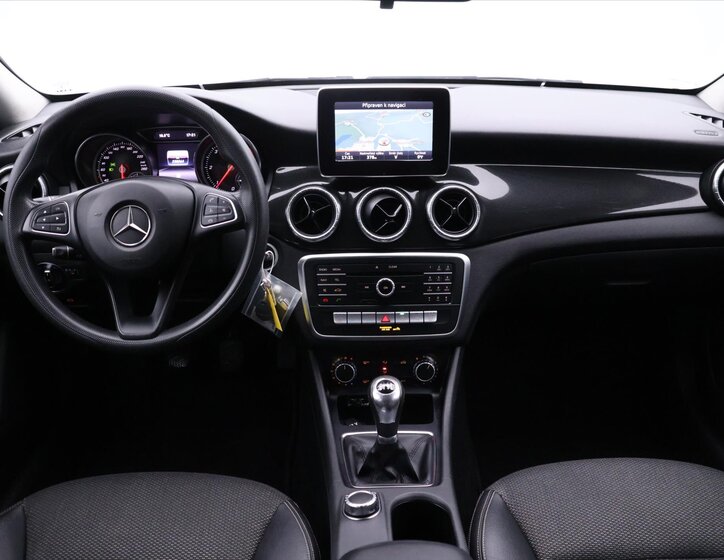 Mercedes-Benz CLA Kombi 1,5 l 80 kw