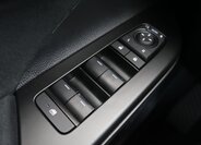 Toyota C-HR SUV 2,0 l 112 kw