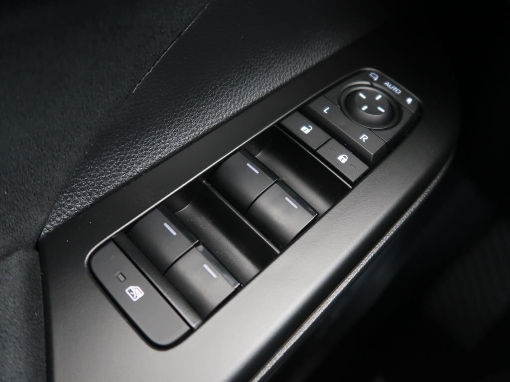 Toyota C-HR SUV 2,0 l 112 kw