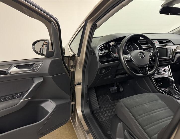 Volkswagen Touran 32