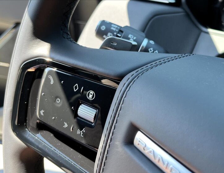 Land Rover Range Rover Velar SUV 2,0 l 150 kw