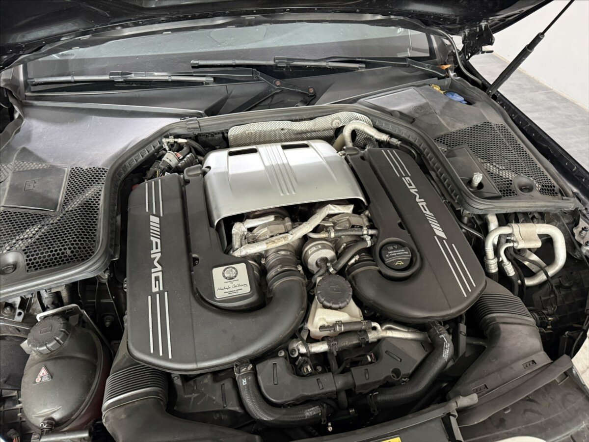 Mercedes-Benz Třídy C Sedan 4,0 l 375 kw